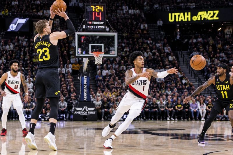 10月19日 NBA季前赛 爵士vs开拓者 赛前观点：盐湖城主场小胜格局 推荐比分115-110